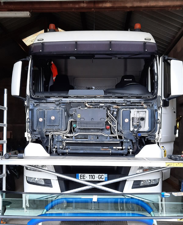 Remplacement de vitrage pour camion MAN