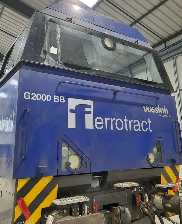 Remplacement du vitrage de la locomotive 
