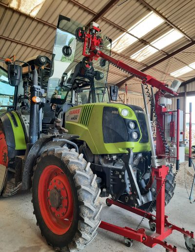 Glass'Assistance, le spécialiste de la Réparation ou remplacement de pare-brise pour engin agricole Claas axion