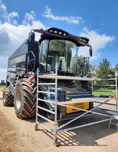 Glass'Assistance, le spécialiste de la Réparation ou remplacement de pare-brise pour engin agricole Massey ferguson IDEAL