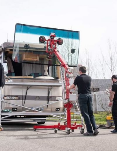 Glass'Assistance, le spécialiste de la Réparation ou remplacement de pare-brise pour Motor Home Monaco Diplomat