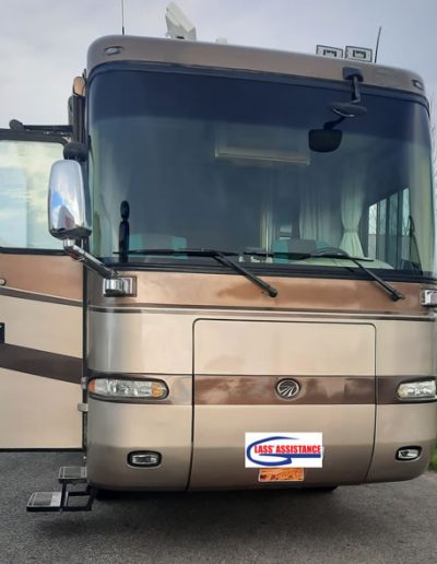 Glass'Assistance, le spécialiste de la Réparation ou remplacement de pare-brise pour Motor Home Monaco Diploma
