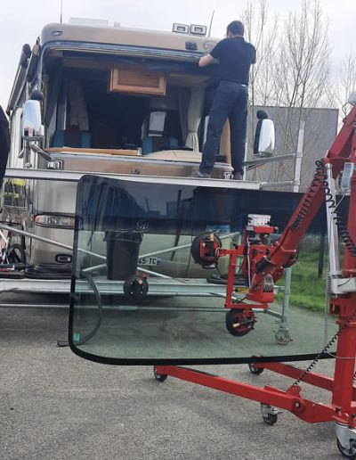 Glass'Assistance, le spécialiste de la Réparation ou remplacement de pare-brise pour Motor Home Monaco Diplomat