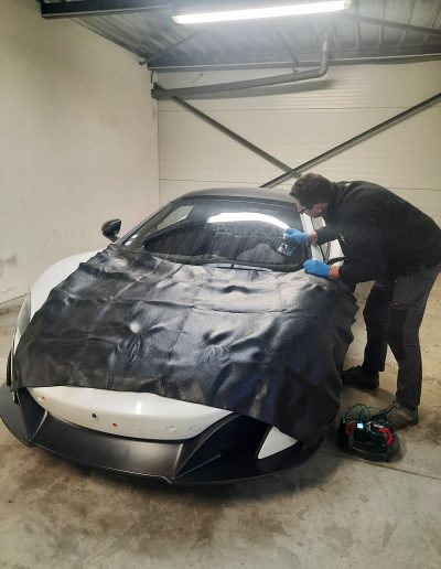 Remplacement de pare-brise et vitrage de voiture de sport MC Laren