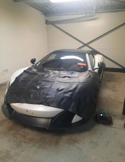 Remplacement de pare-brise et vitrage de voiture de sport MC Laren