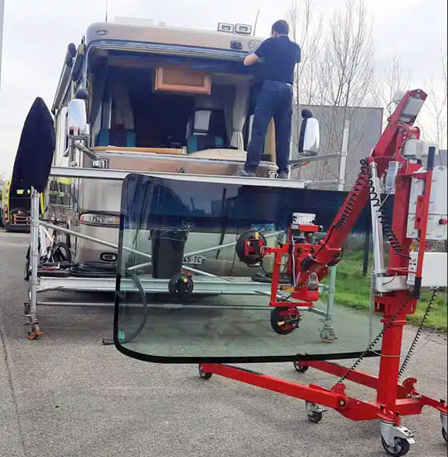 Glass'Assistance est dans le Monde du Camping-Car